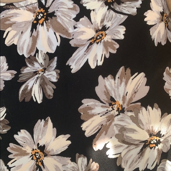 Forever 21 Floral Dress - Picture 4 of 4